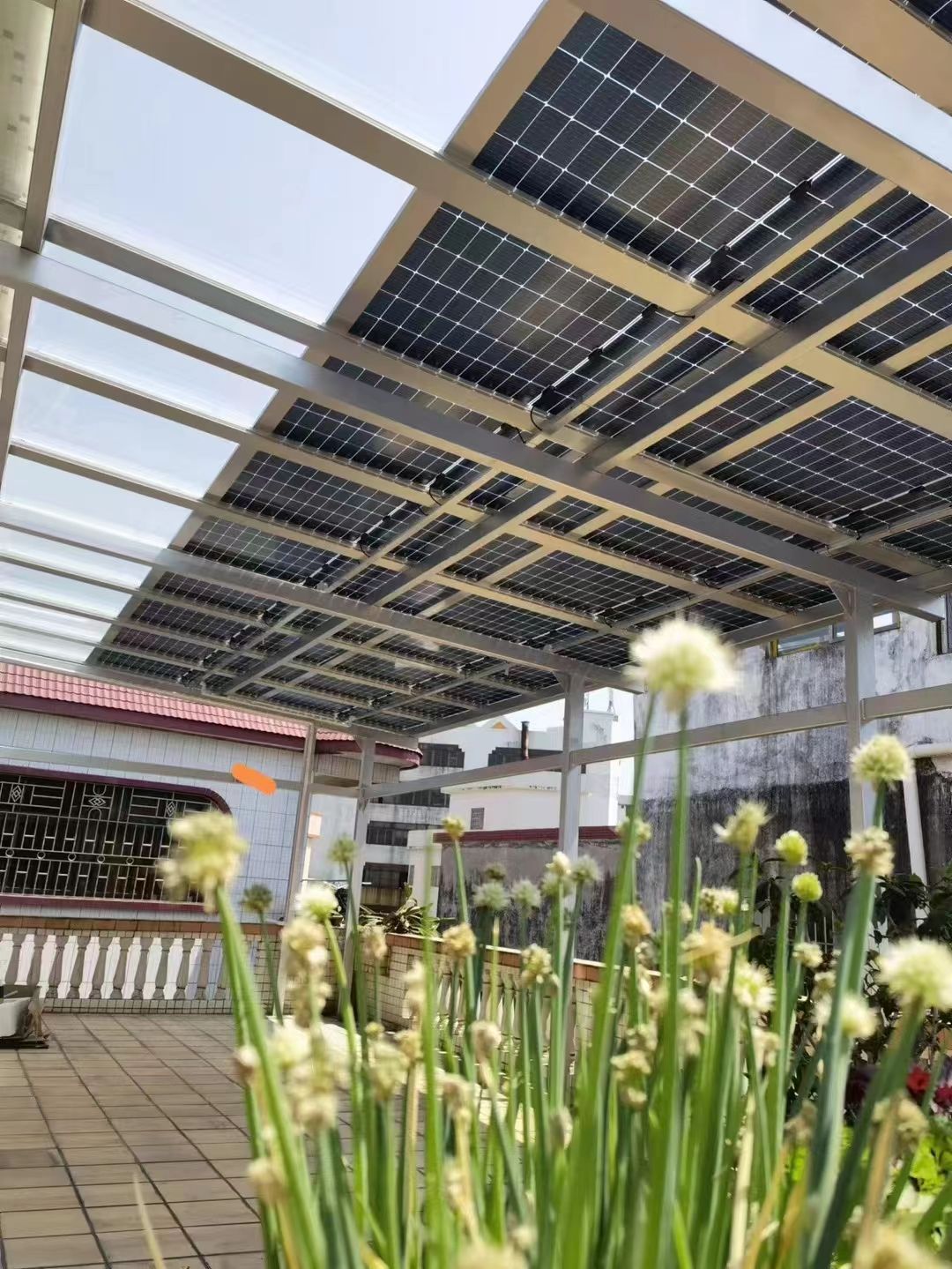 霍邱别墅家用屋顶太阳能发电系统安装